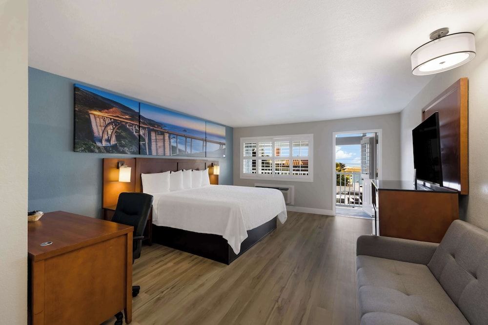 Standard Room, 1 King Bed, Non Smoking, Ocean View