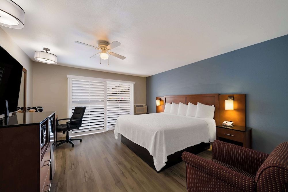 Room, 1 King Bed, Accessible, Non Smoking