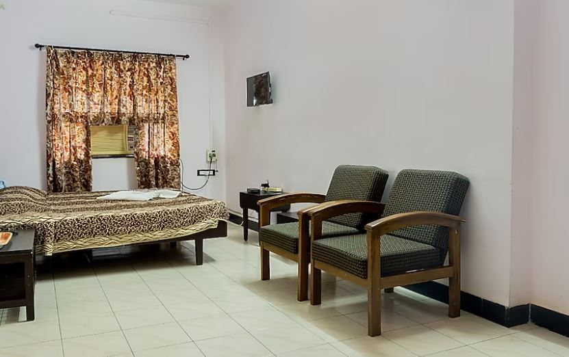 Hotel Menino Ponda Deluxe AC Room 3