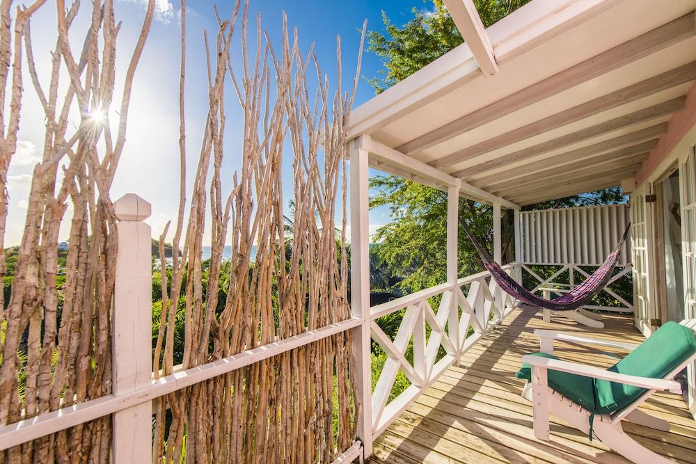 Standard Cottage, Garden View