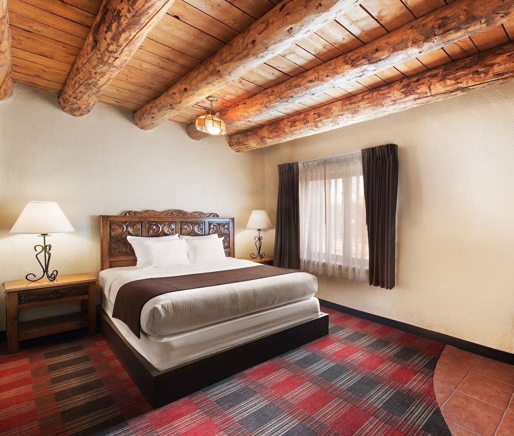 Sagebrush Inn & Suites Suite, 2 Queen Beds (Junior Suite) 4