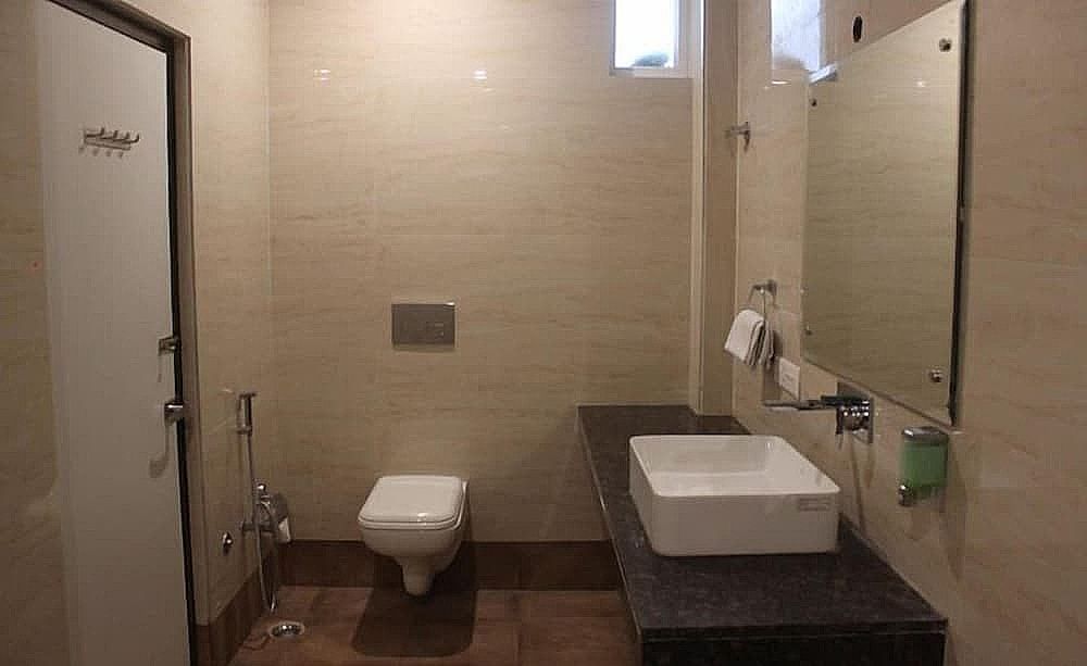 Hotel Grand Safari Deluxe 4