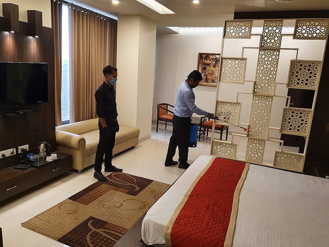 Hotel Grand Safari Deluxe 14