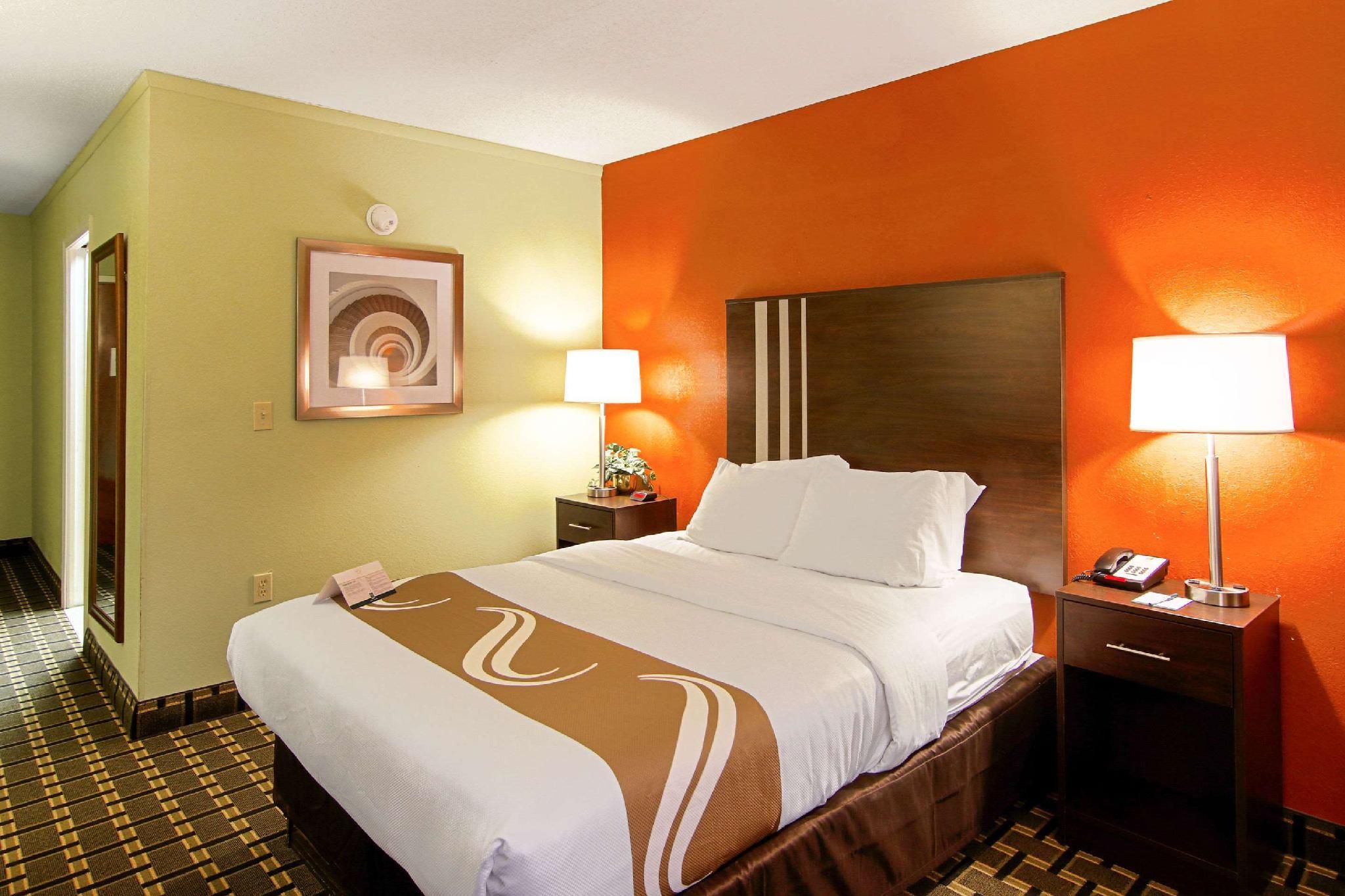 1 Queen Bed, Nonsmoking, Accessible