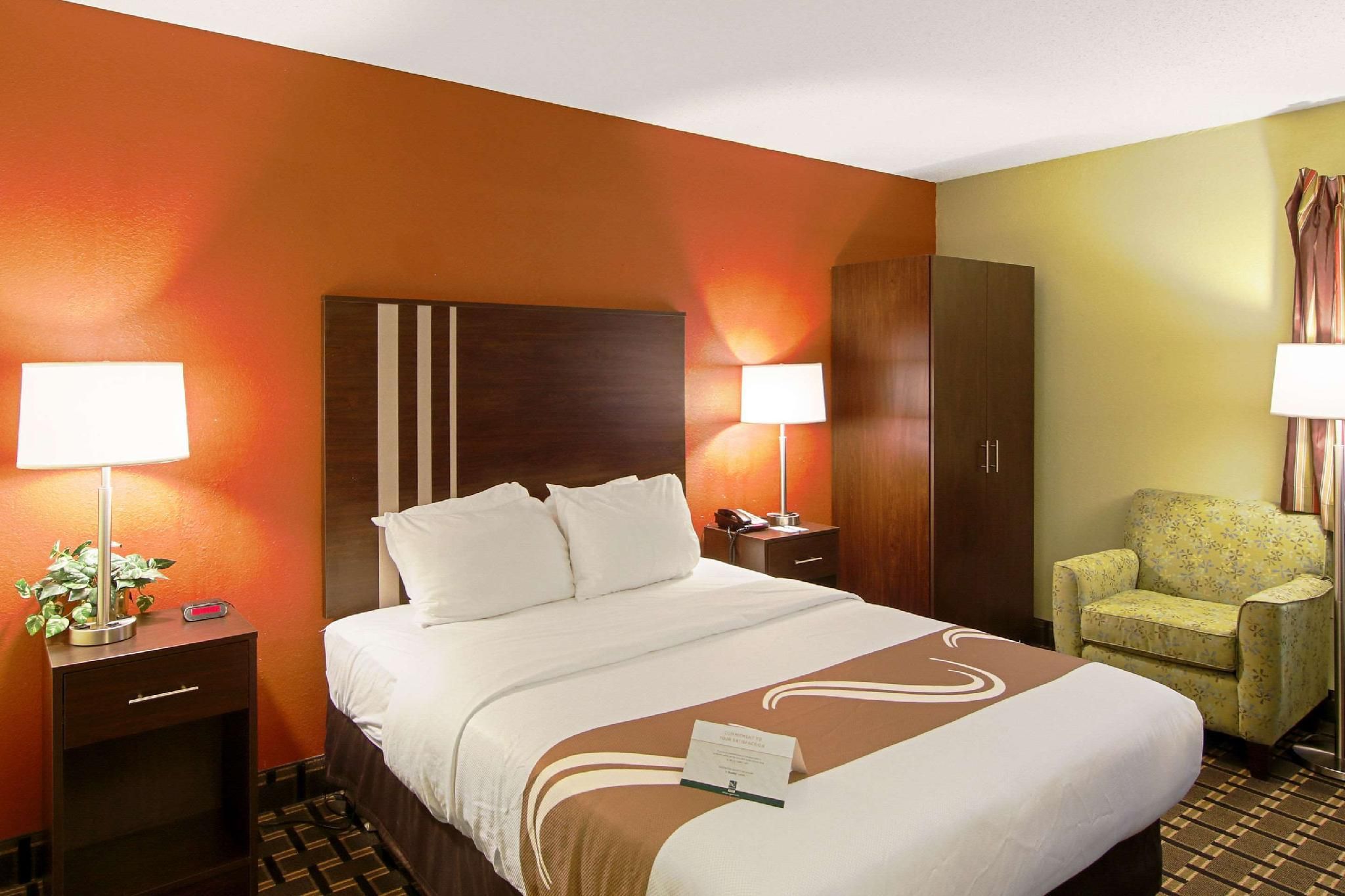 1 Queen Bed, Nonsmoking, Accessible