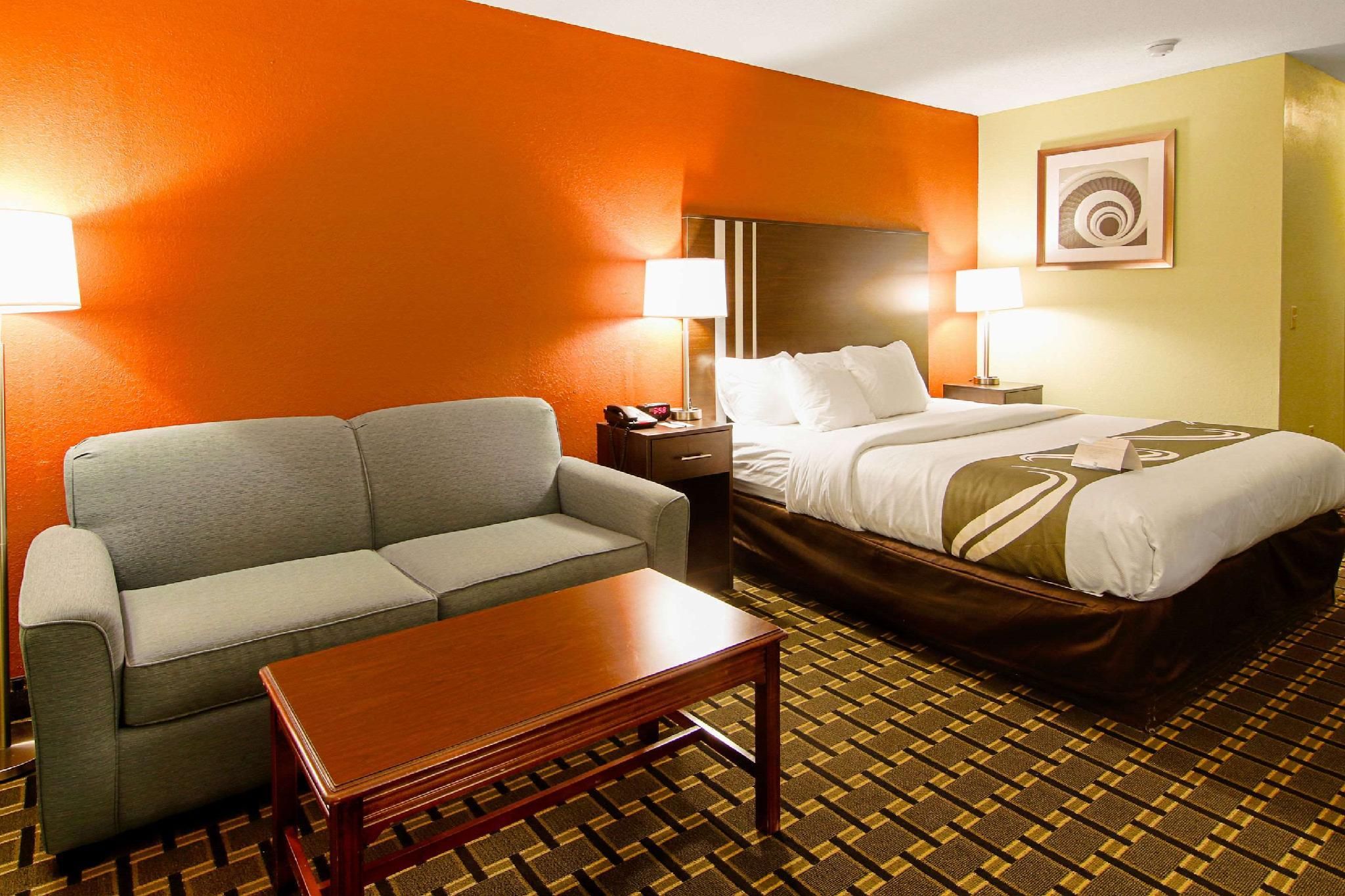 1 King Bed Nonsmoking