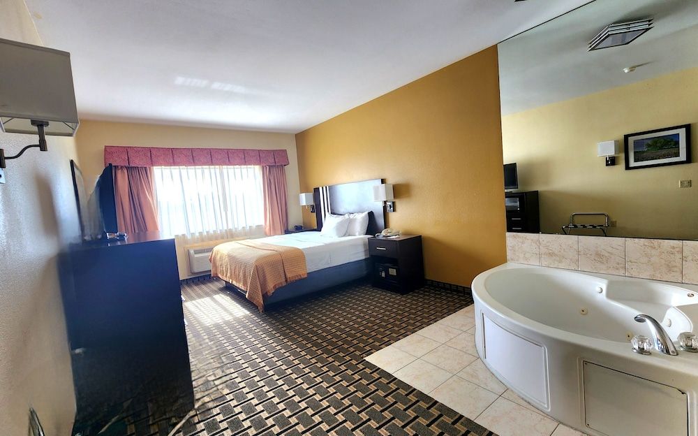 Deluxe Room, 1 King Bed, Non Smoking