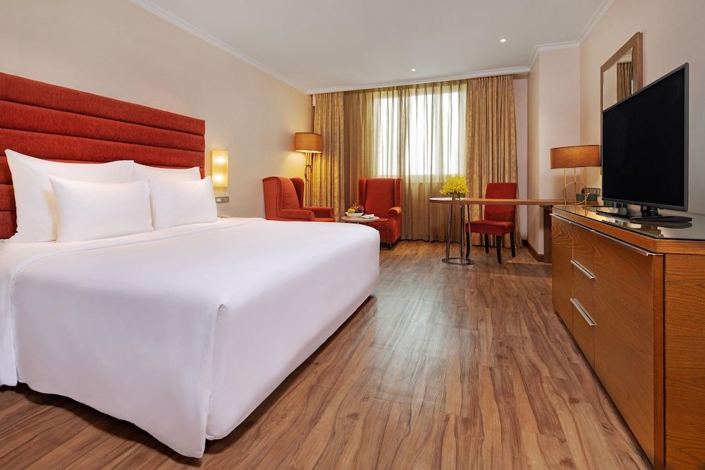 undefined Windsor Plaza Hotel 4