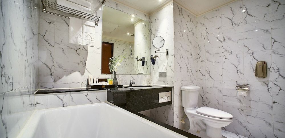 Windsor Plaza Hotel Deluxe Double or Twin Room, City View 15