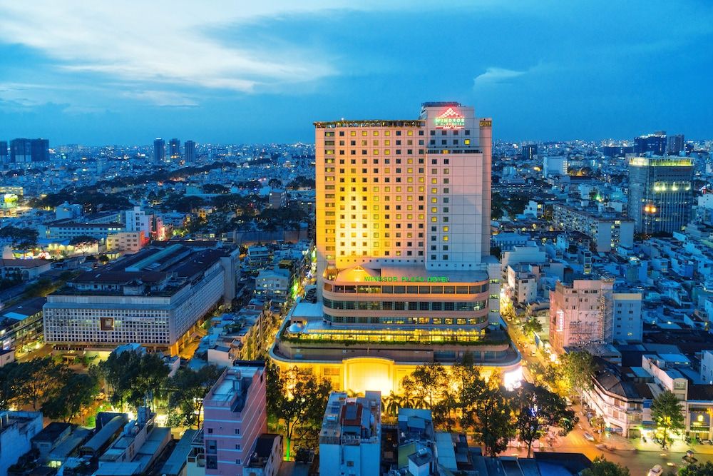 undefined Windsor Plaza Hotel 10