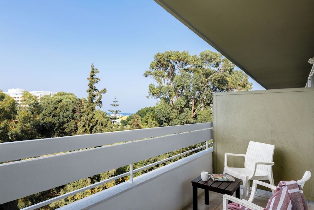 Premium Studio, Garden View
