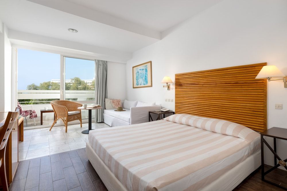 Triple Room, Partial Sea View