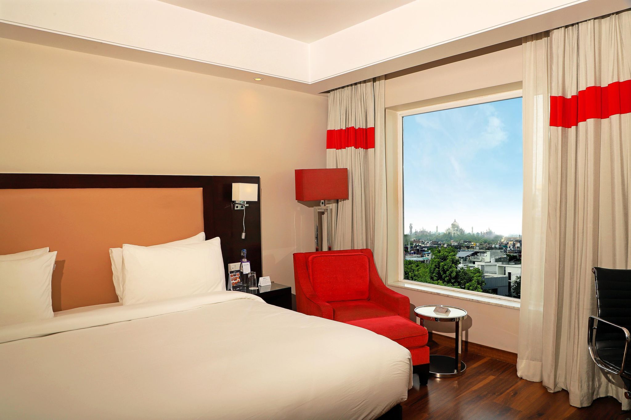Radisson Hotel Agra DOUBLE ROOM DOUBLE BED CITY VIEW WITH VIEW 2