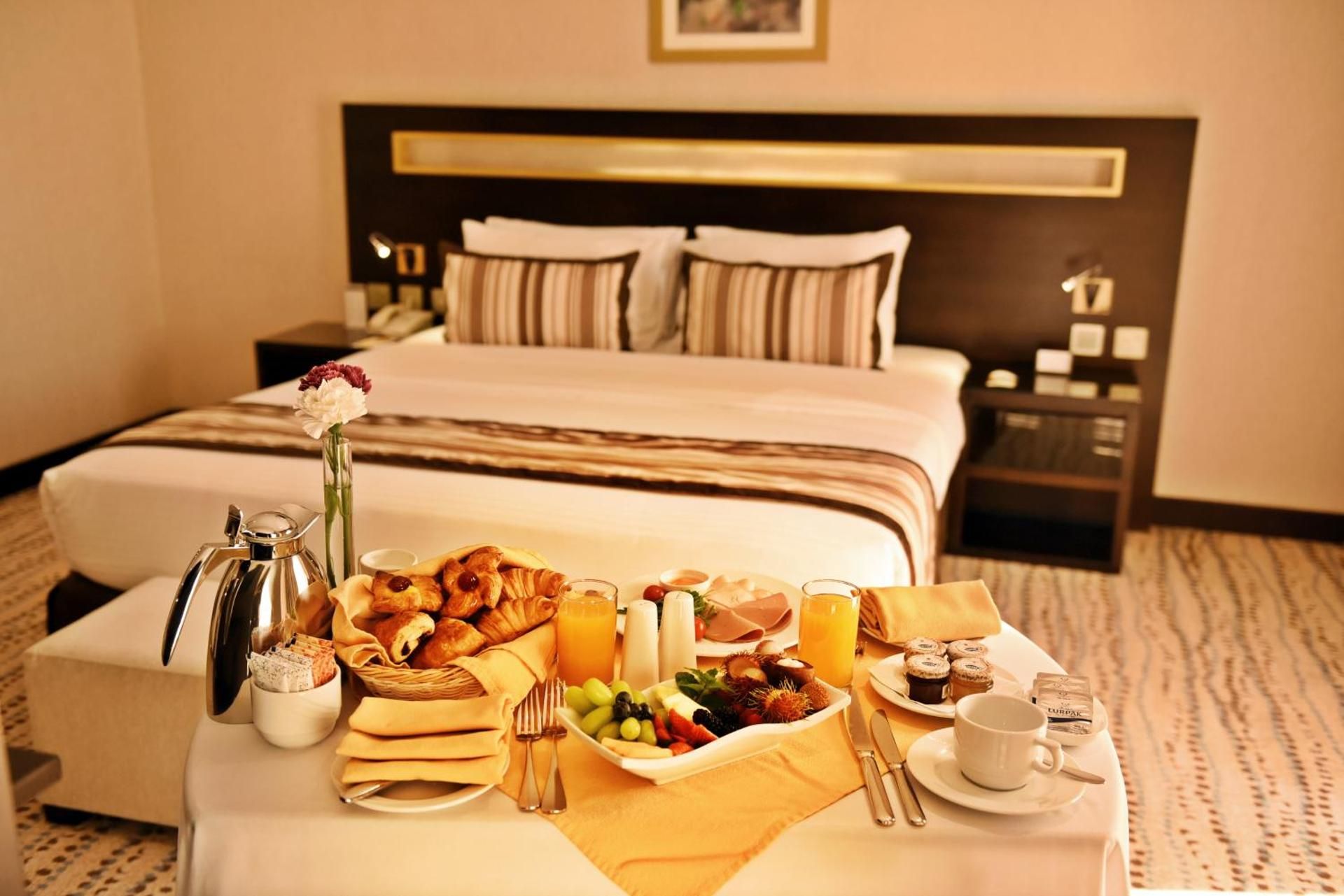 Suite - 1 King Bed 64SQM Free WiFi