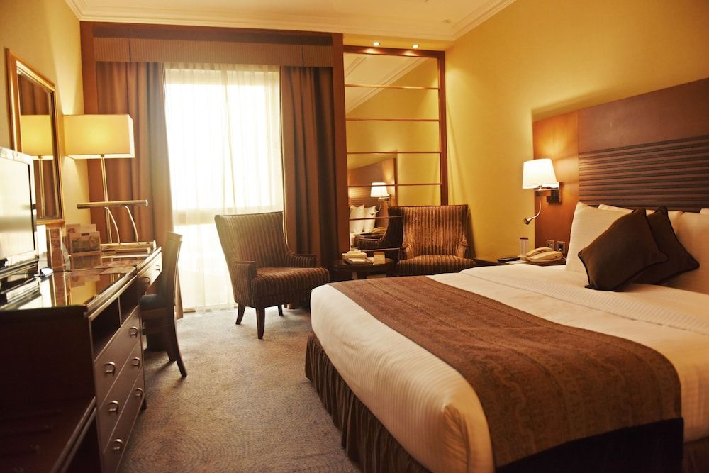 undefined Golden Tulip Bahrain 9