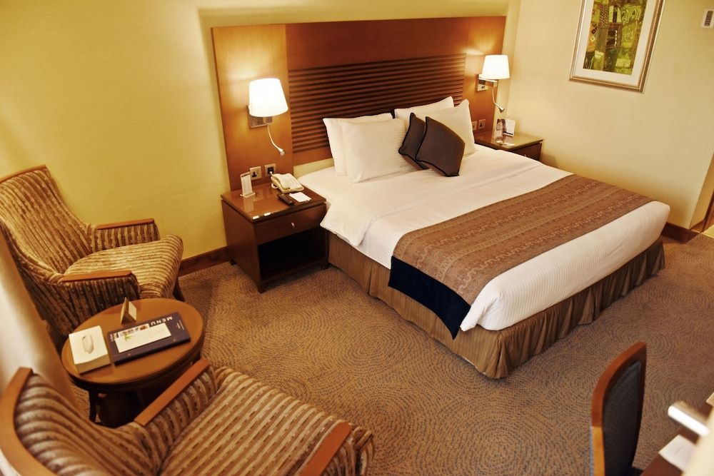 undefined Golden Tulip Bahrain 10