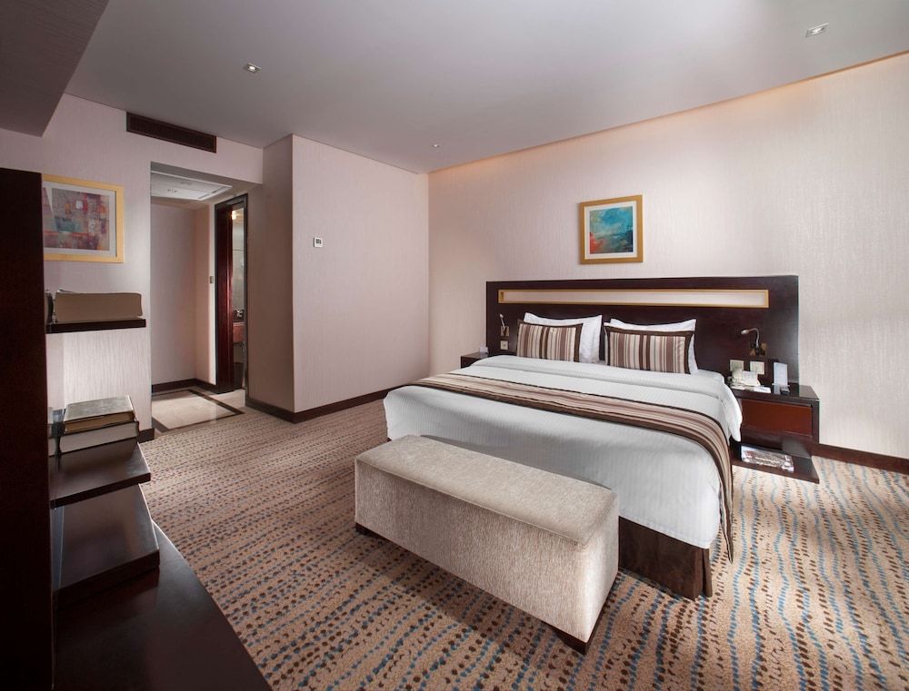 undefined Golden Tulip Bahrain 3