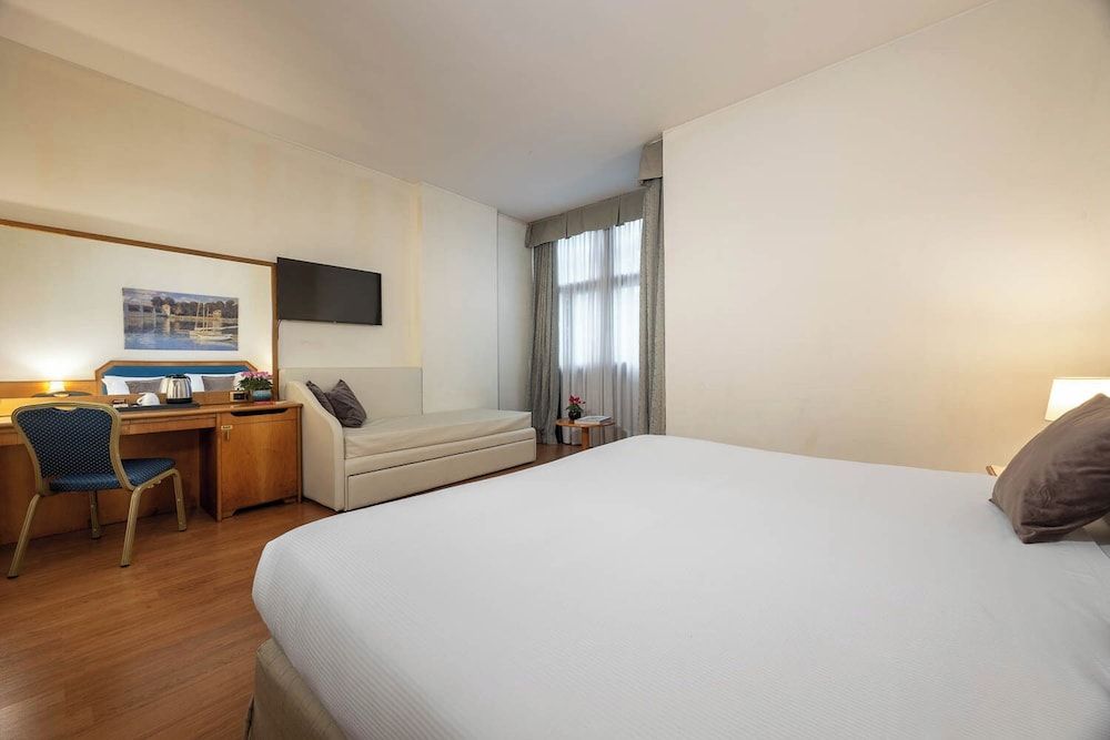 IH Hotels Milano Eur Trezzano sul Naviglio Superior Double Room 2