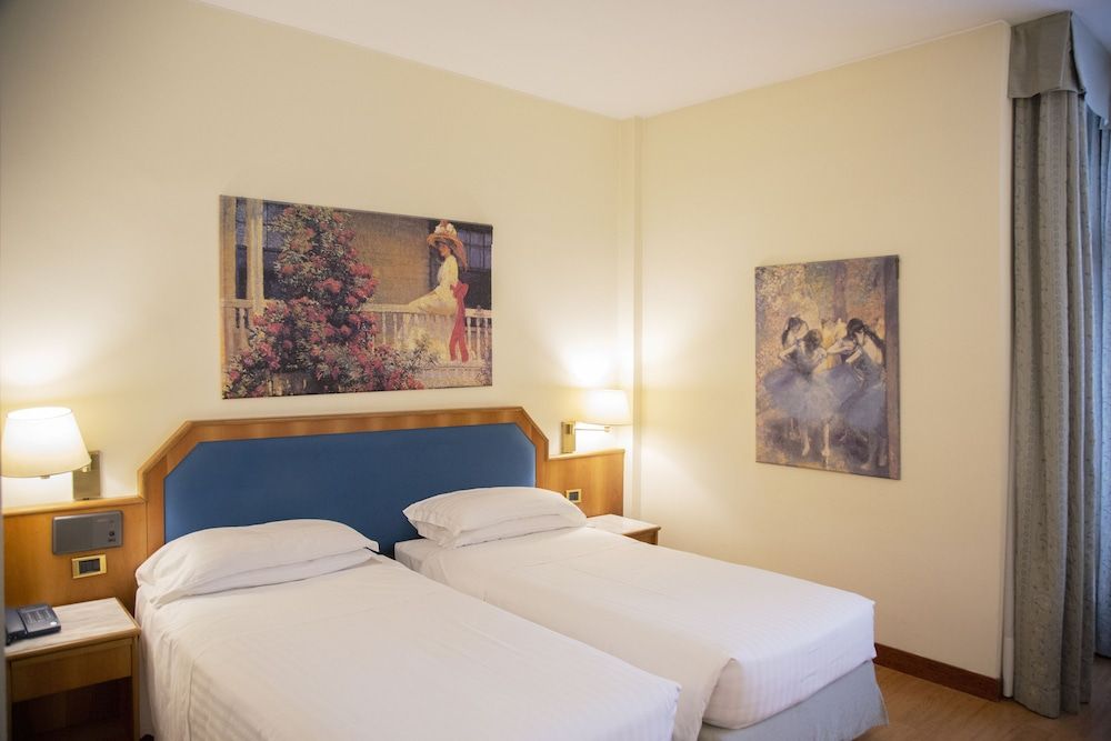 IH Hotels Milano Eur Trezzano sul Naviglio Superior Twin Room 3