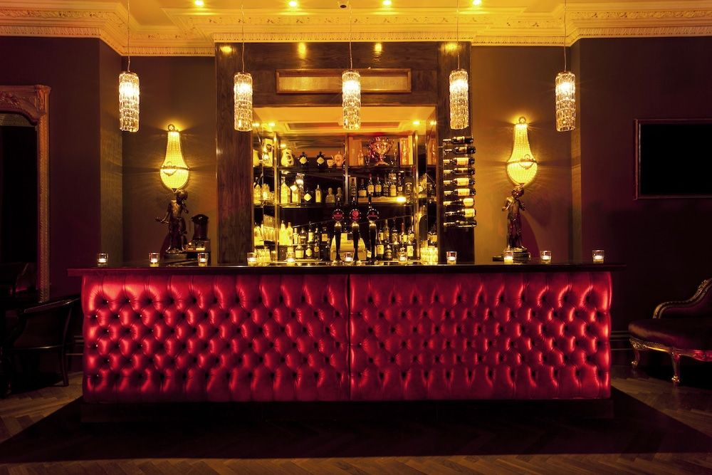 undefined Harcourt Hotel 10