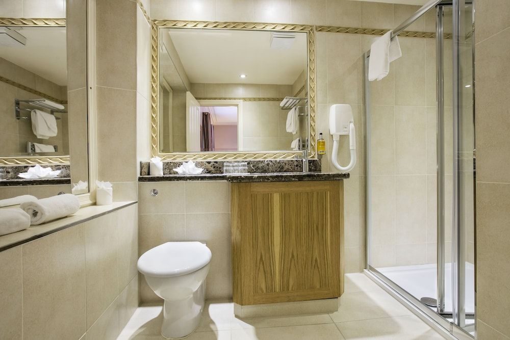undefined Harcourt Hotel 3