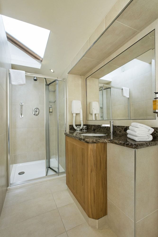 undefined Harcourt Hotel 7