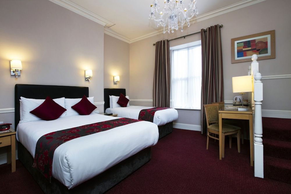 undefined Harcourt Hotel