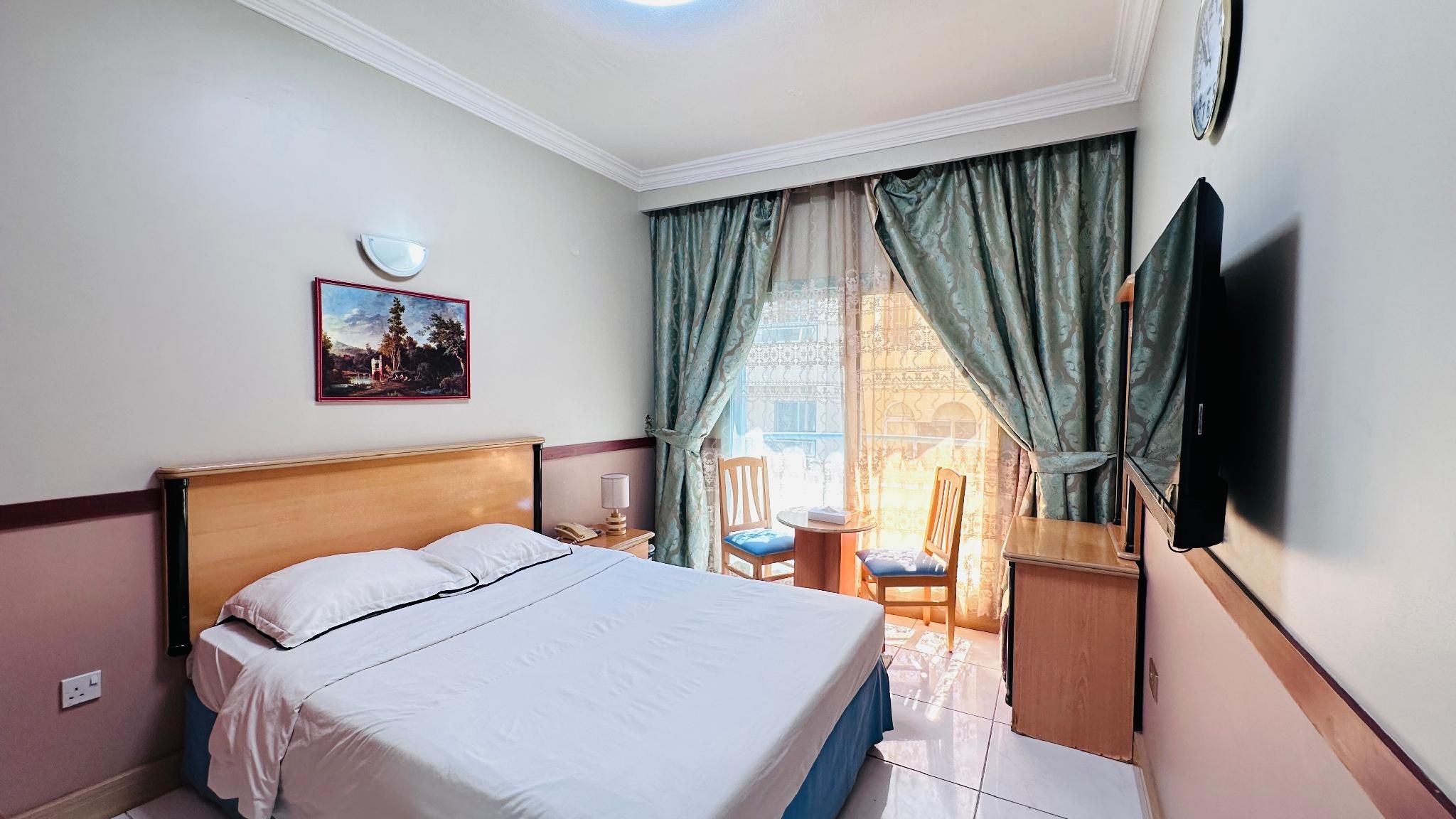 Palette San Marino Hotel Standard King Room