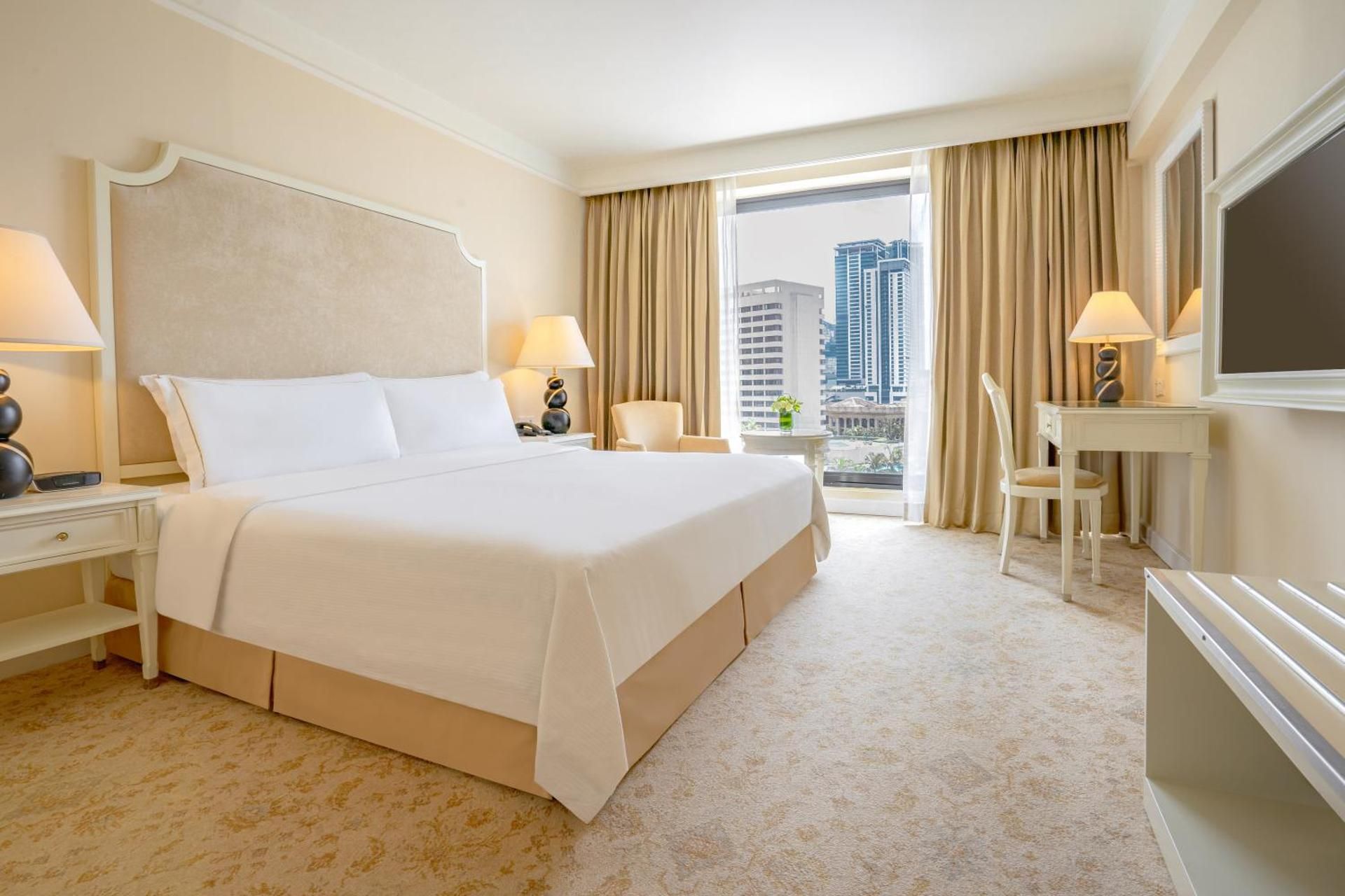 undefined The Kingsbury Colombo 8