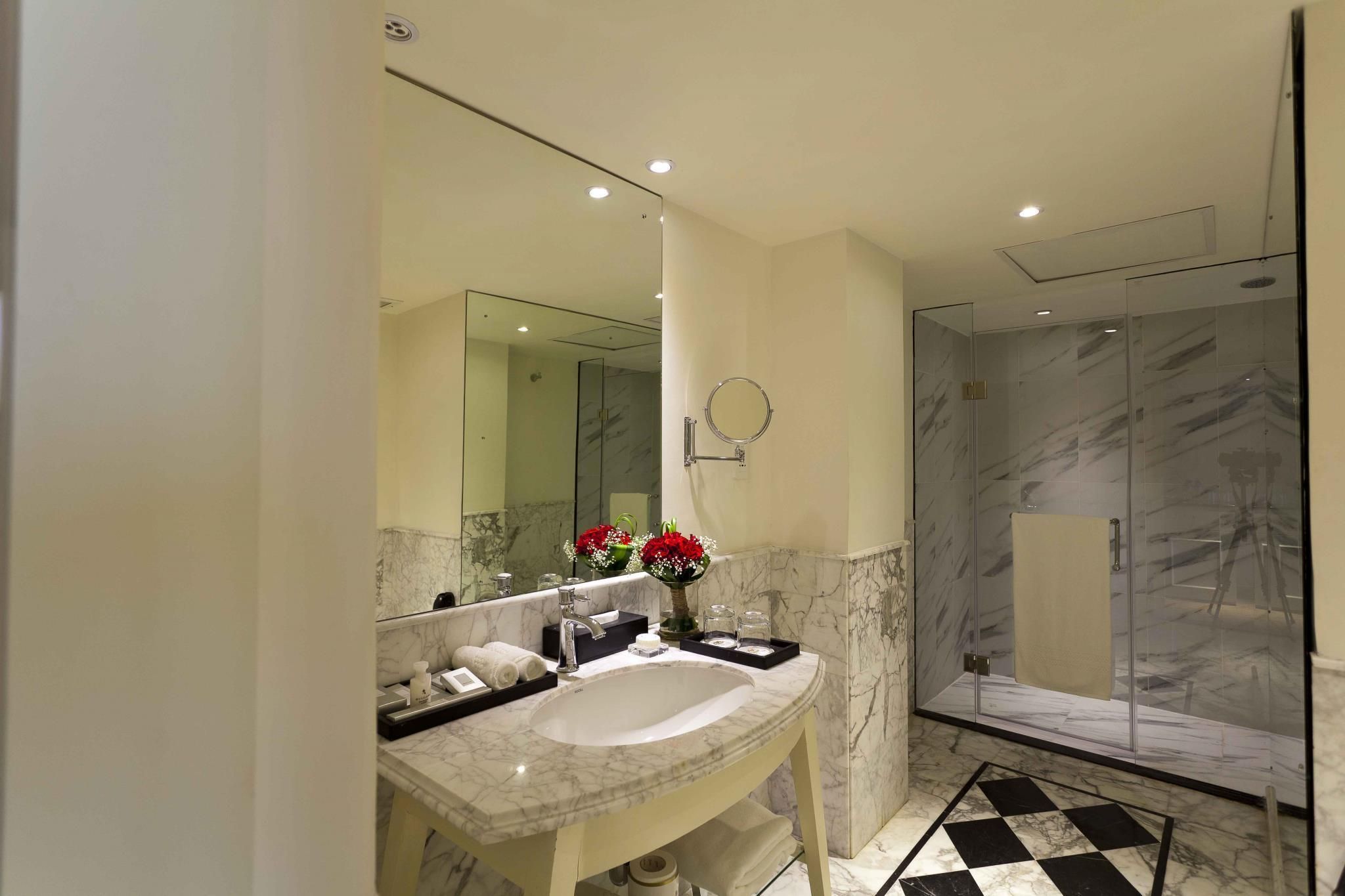 The Kingsbury Colombo Premium Room 12