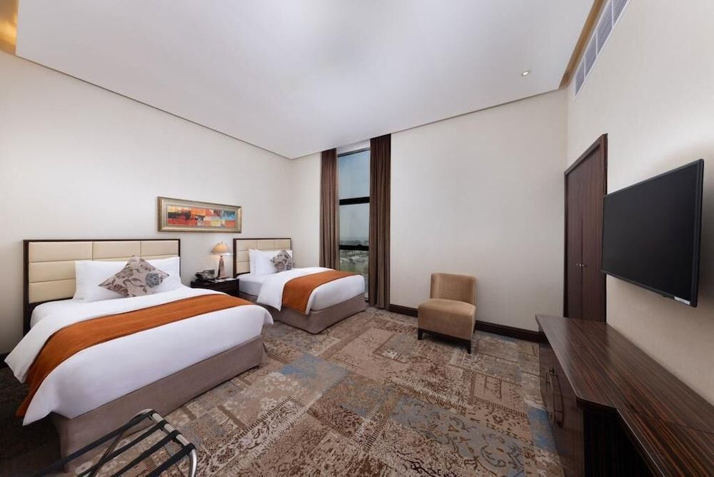 undefined Warwick Al Khobar 5