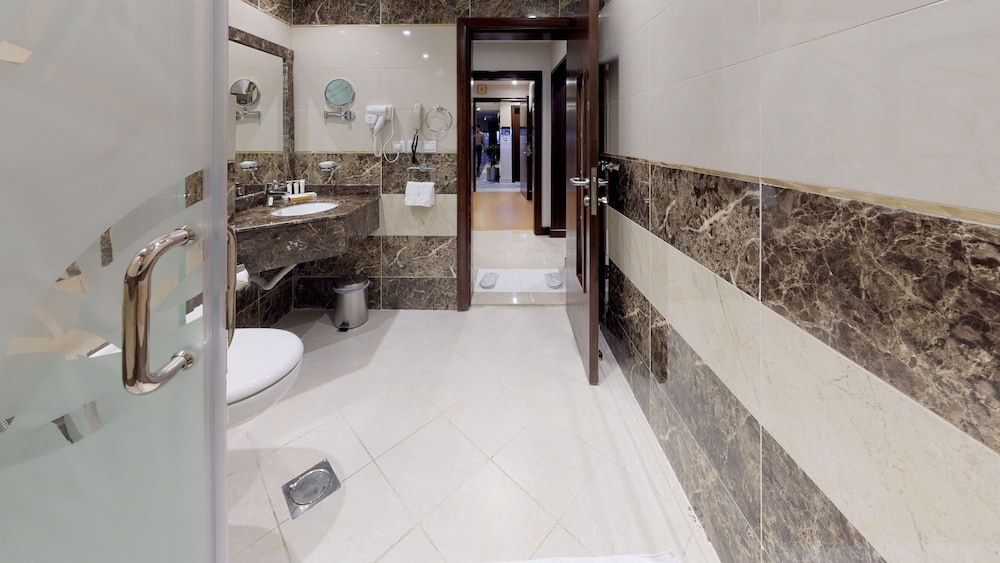 City View Hotel Deluxe Twin Room 4