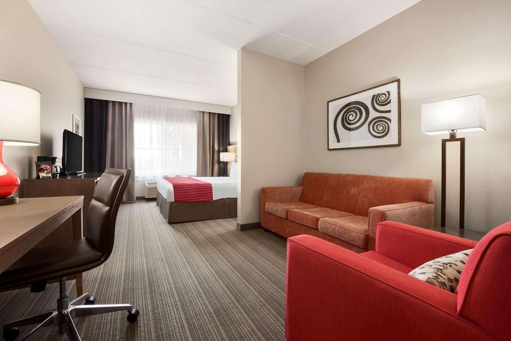 Studio Suite, 1 King Bed with Sofa bed, Non Smoking