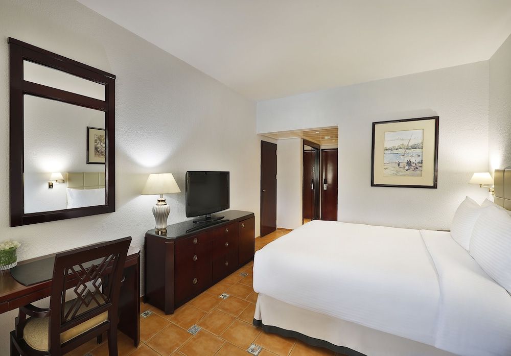 Hilton Cairo Heliopolis Room, 1 King Bed 7