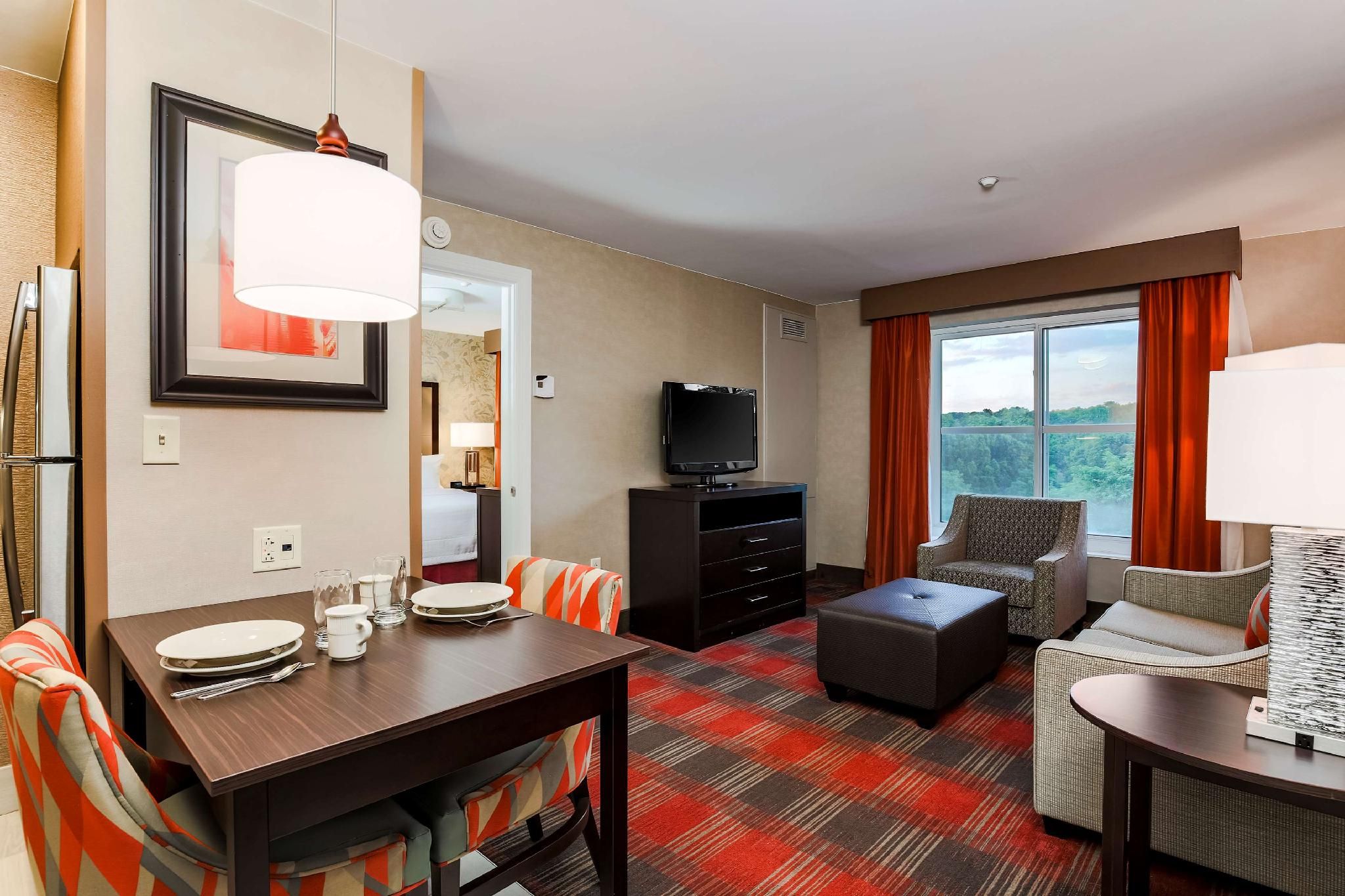 TWO BEDROOM SUITE - 1 KING/2 QUEEN - 2 BATH