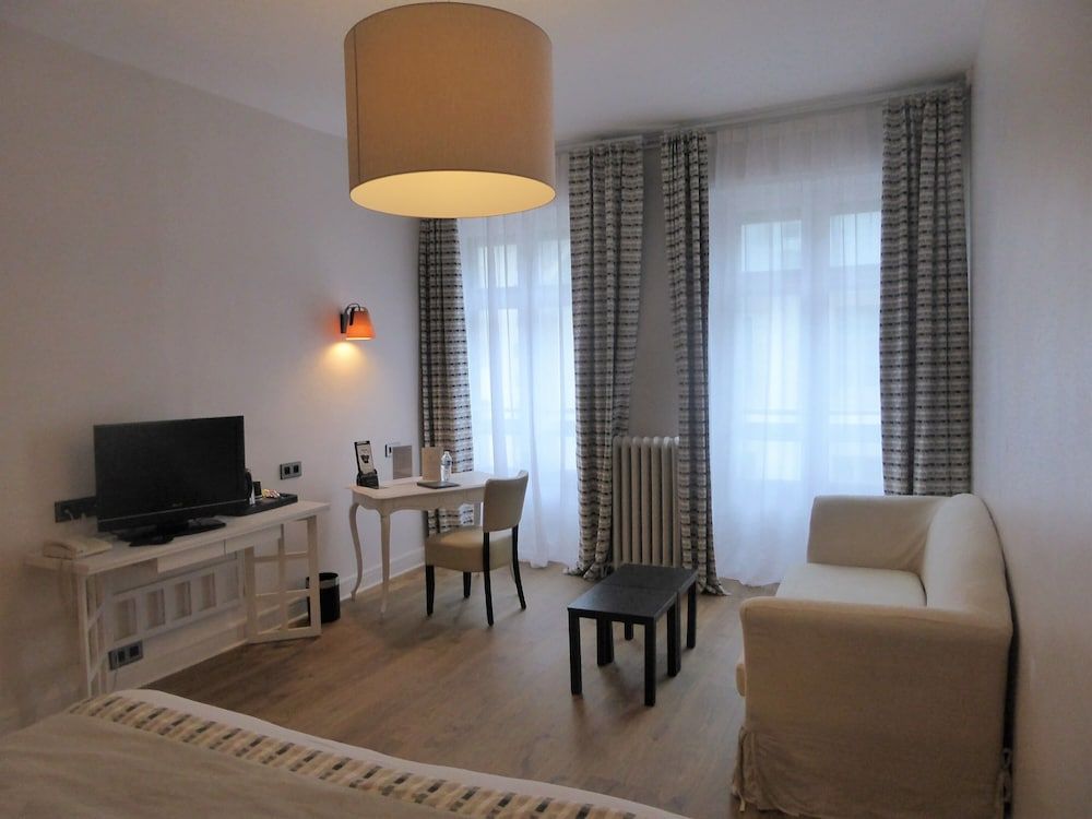 Grand Hôtel de L'Europe Family Suite 4