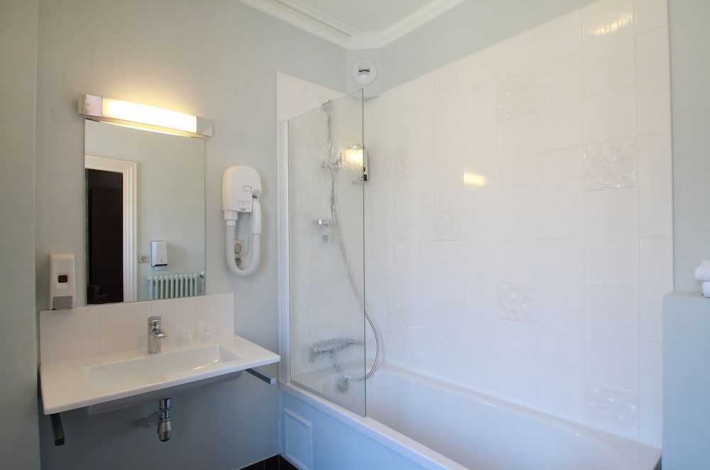 Grand Hôtel de L'Europe Superior Room 11