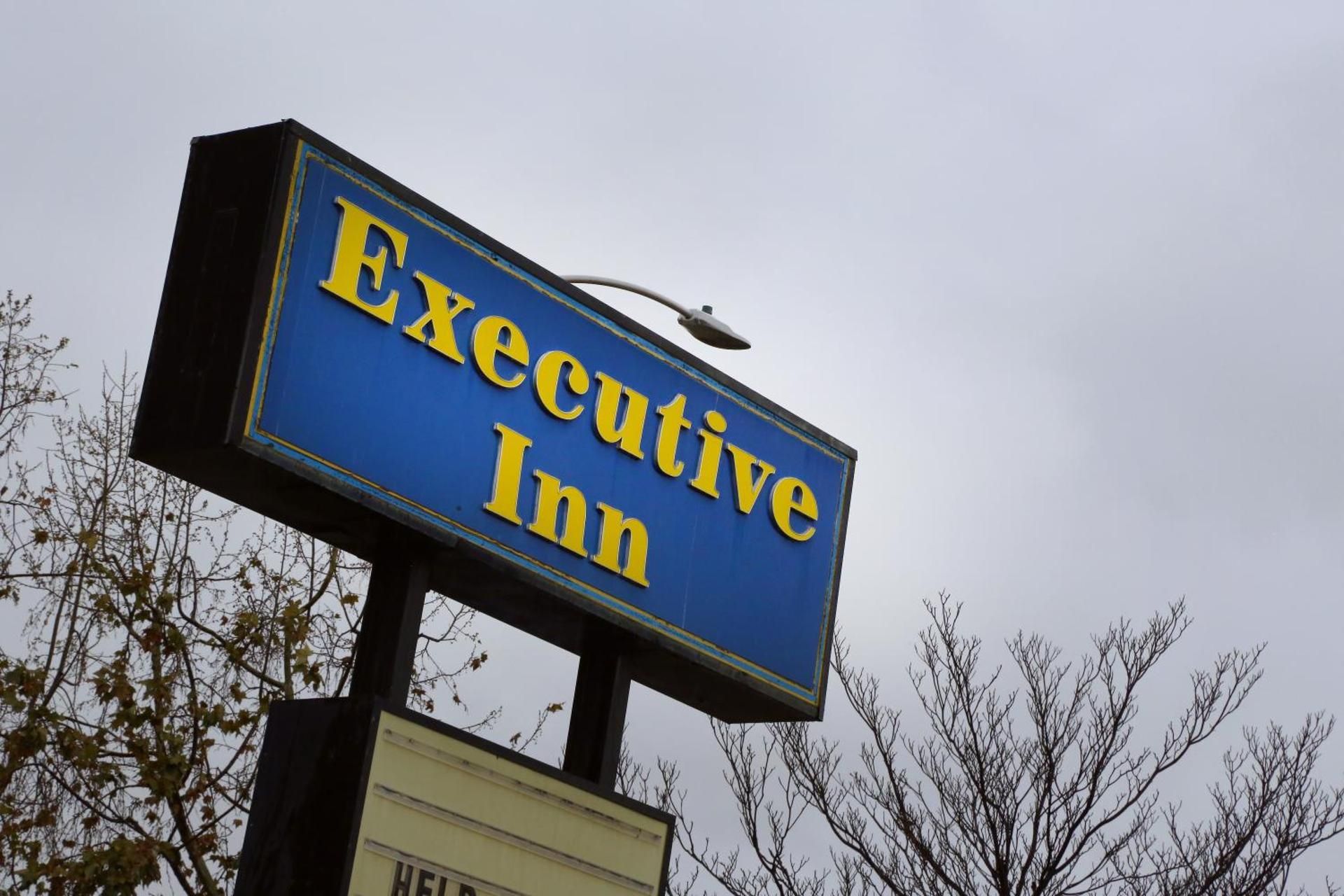 undefined Executive Inn & Suites 3