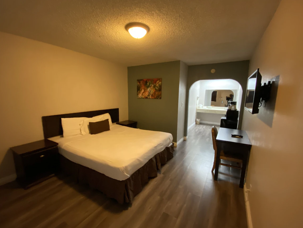 Executive Inn & Suites Standard Room King