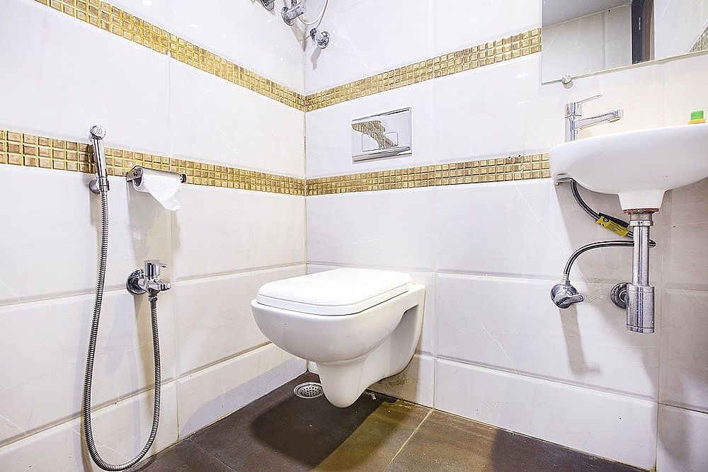 FabHotel Castle Inn Deluxe Room, 1 Double Bed, Non Smoking 3