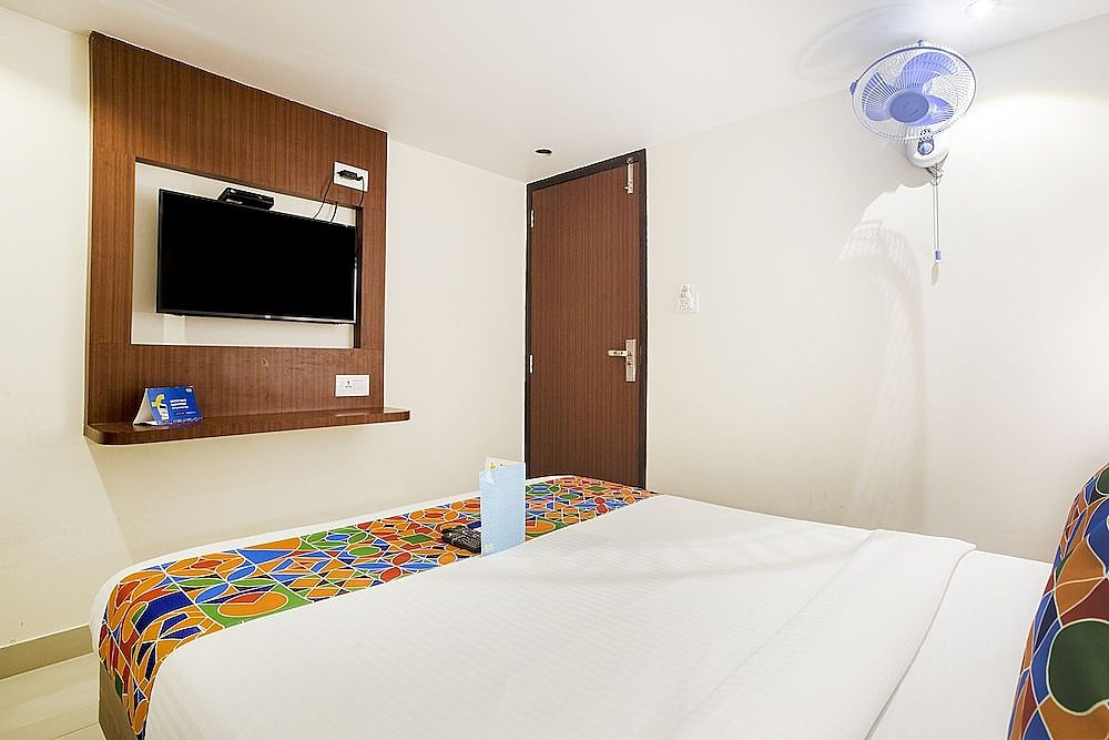 FabHotel Castle Inn Deluxe Room, 1 Double Bed, Non Smoking 4