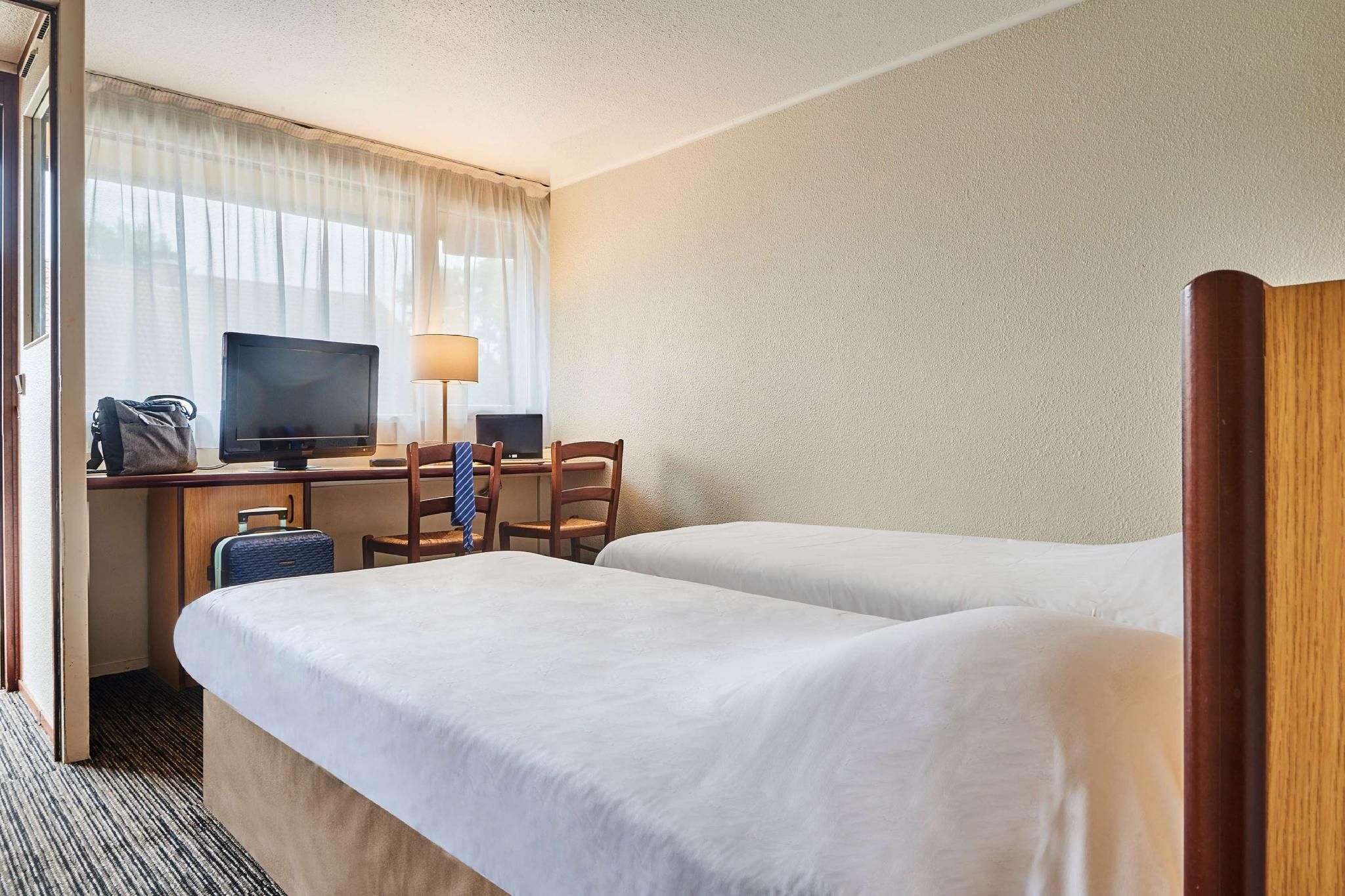 2 Single Beds