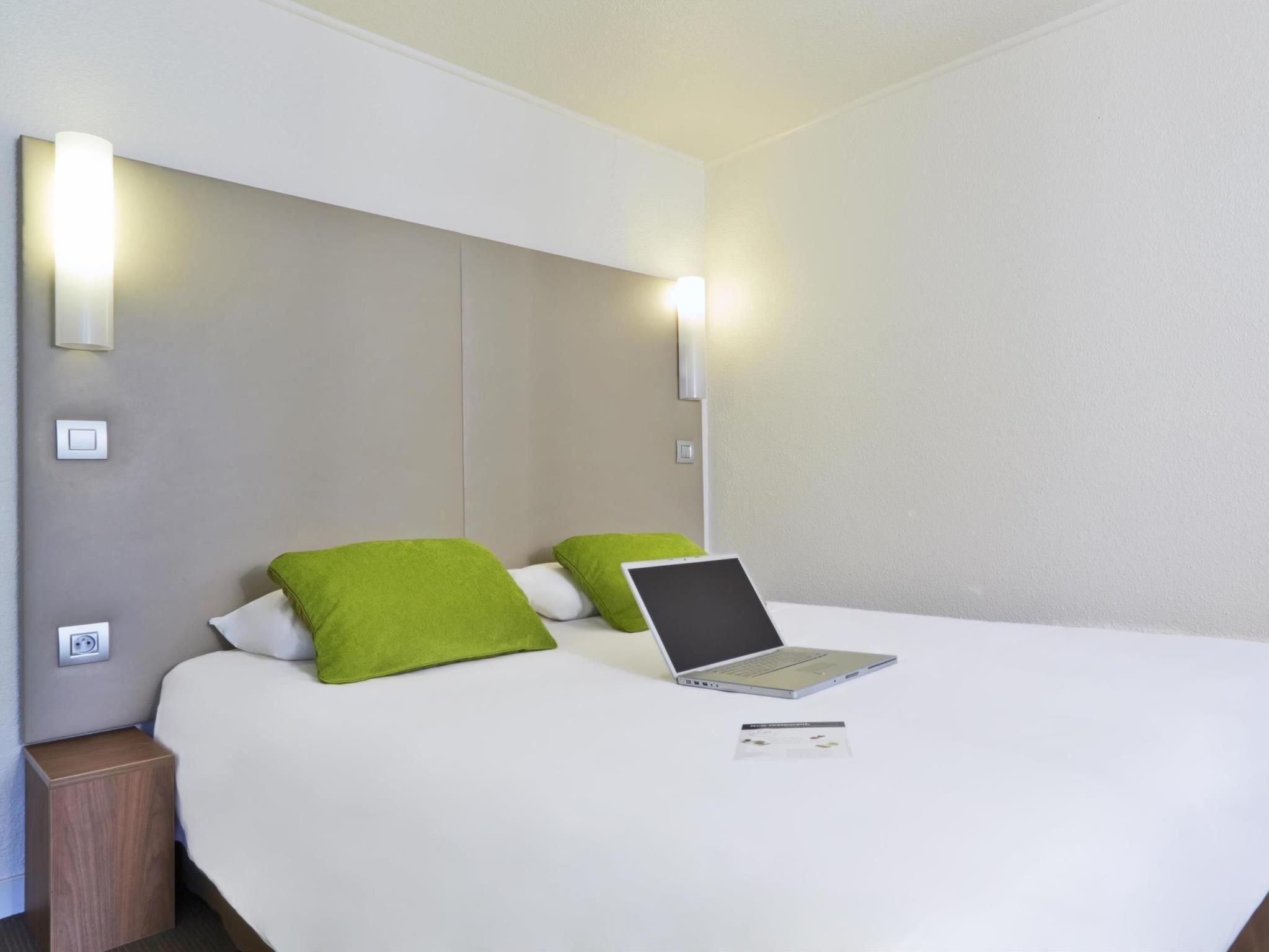 Campanile Lyon Nord Ecully 1 Double Bed 2