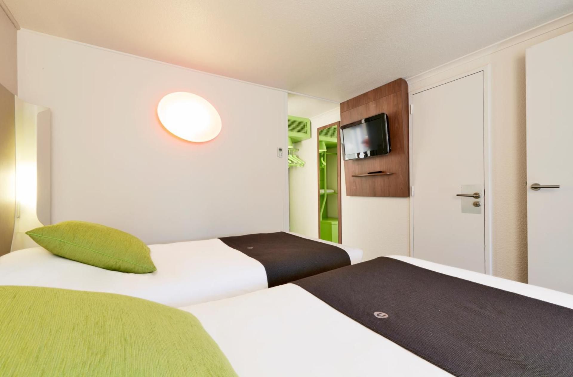 Standard Double Room with One Single Bed - Up to Ten Years