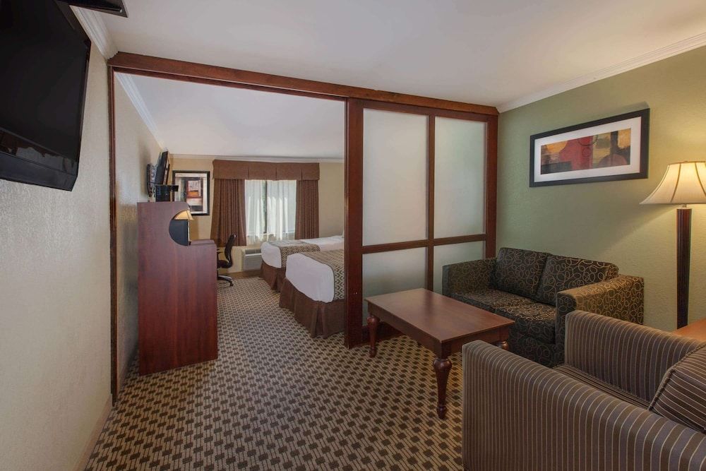 Family Suite, Multiple Beds, Non Smoking