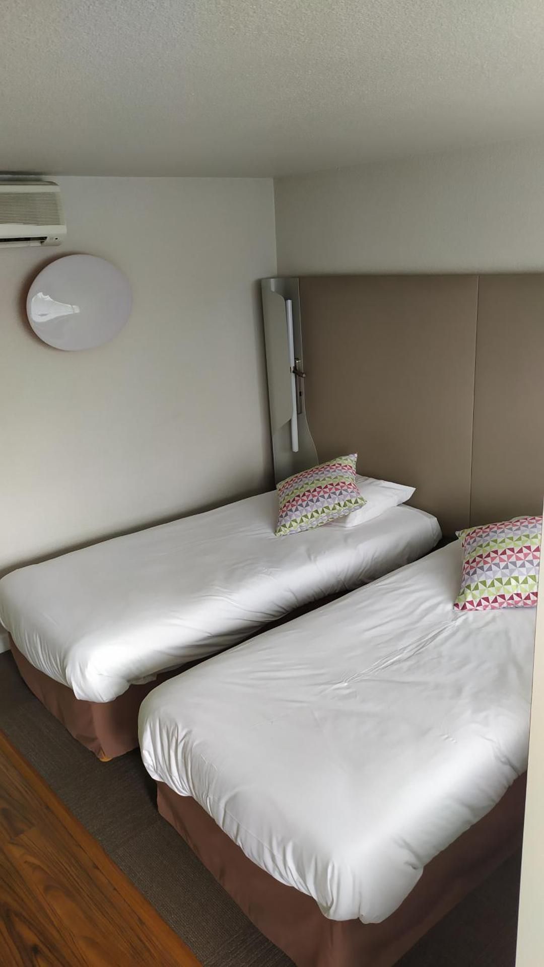 Standard Double Room with One Single Bed - Up to Ten Years