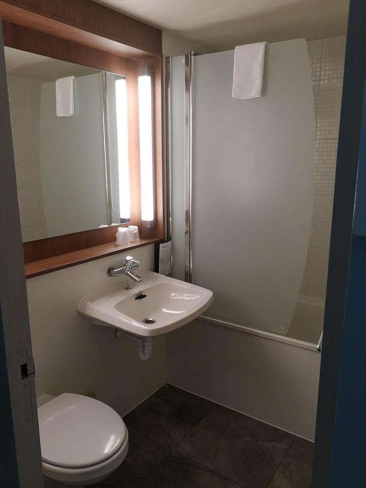 Hotel Campanile Angers Ouest - Beaucouzé Next Generation, Standard Room, 2 Twin Beds 5