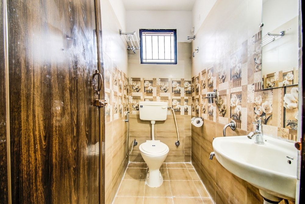 FabExpress The Grand Renato Suites Premium Room 14