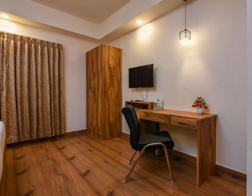 Premium Double Room, 1 Double Bed, Non Smoking, City View
