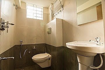 Kensington Suites Classic Room 11